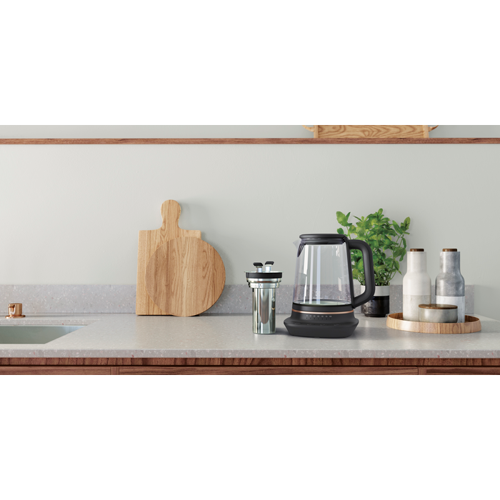 Electrolux Kettle Explore 7 E7GK1-8BP Electric, 2000 W, 1.7 L, Glass, 360° rotational base, Black/Transparent