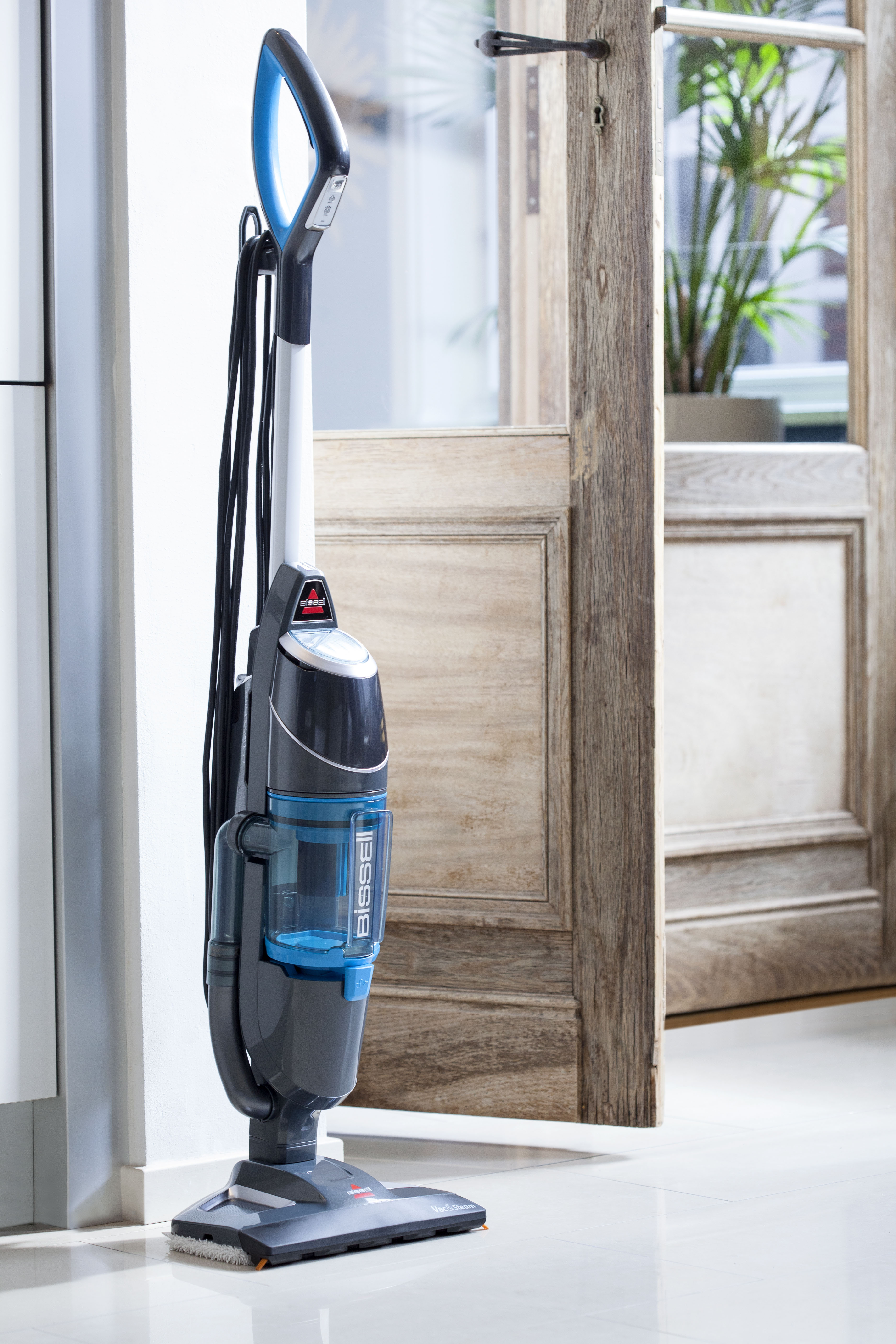 Bissell | Vacuum and steam cleaner | Vac & Steam | Power 1600 W | Steam pressure Not Applicable. Works with Flash Heater Technology bar | Water tank capacity 0.4 L | Blue/Titanium