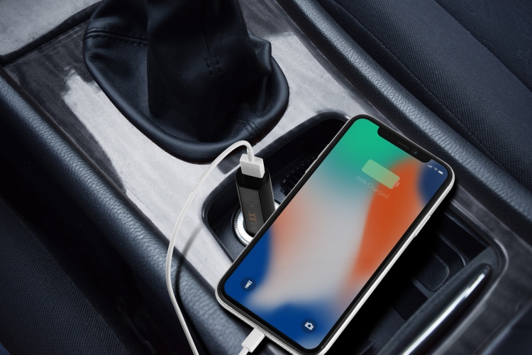 Automobilinis žiebtuvėlis - USB įkroviklis
