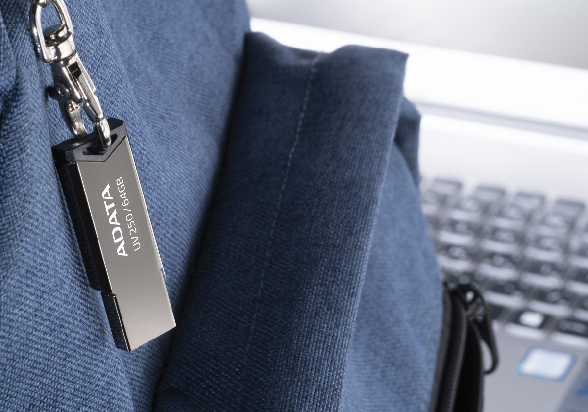ADATA FlashDrive UV250 16GB  Metal Black USB 2.0 Flash Drive, Retail | ADATA