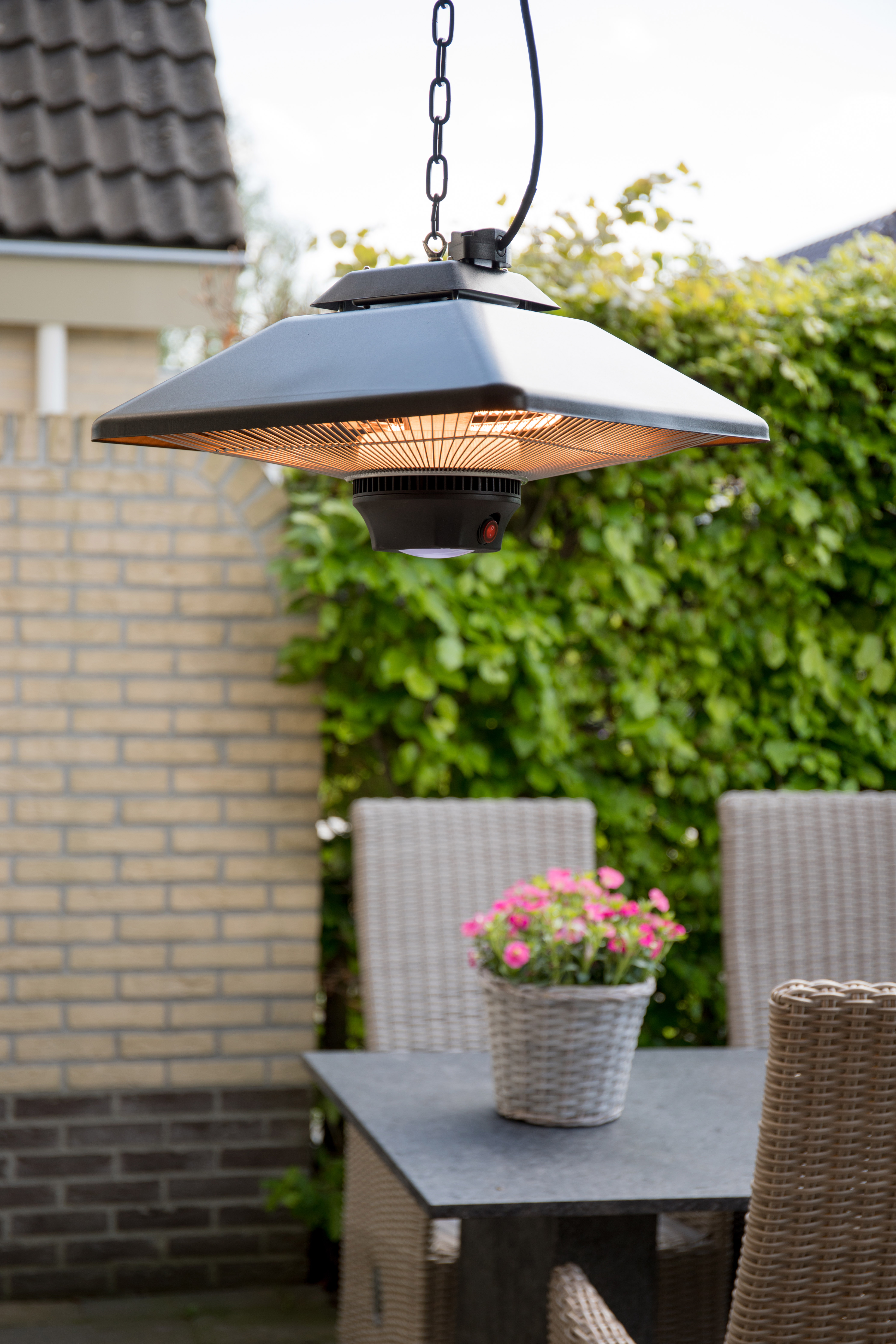 SUNRED | Heater | CE17SQ-B, Spica Bright Hanging | Infrared | 2000 W | Black | IP24
