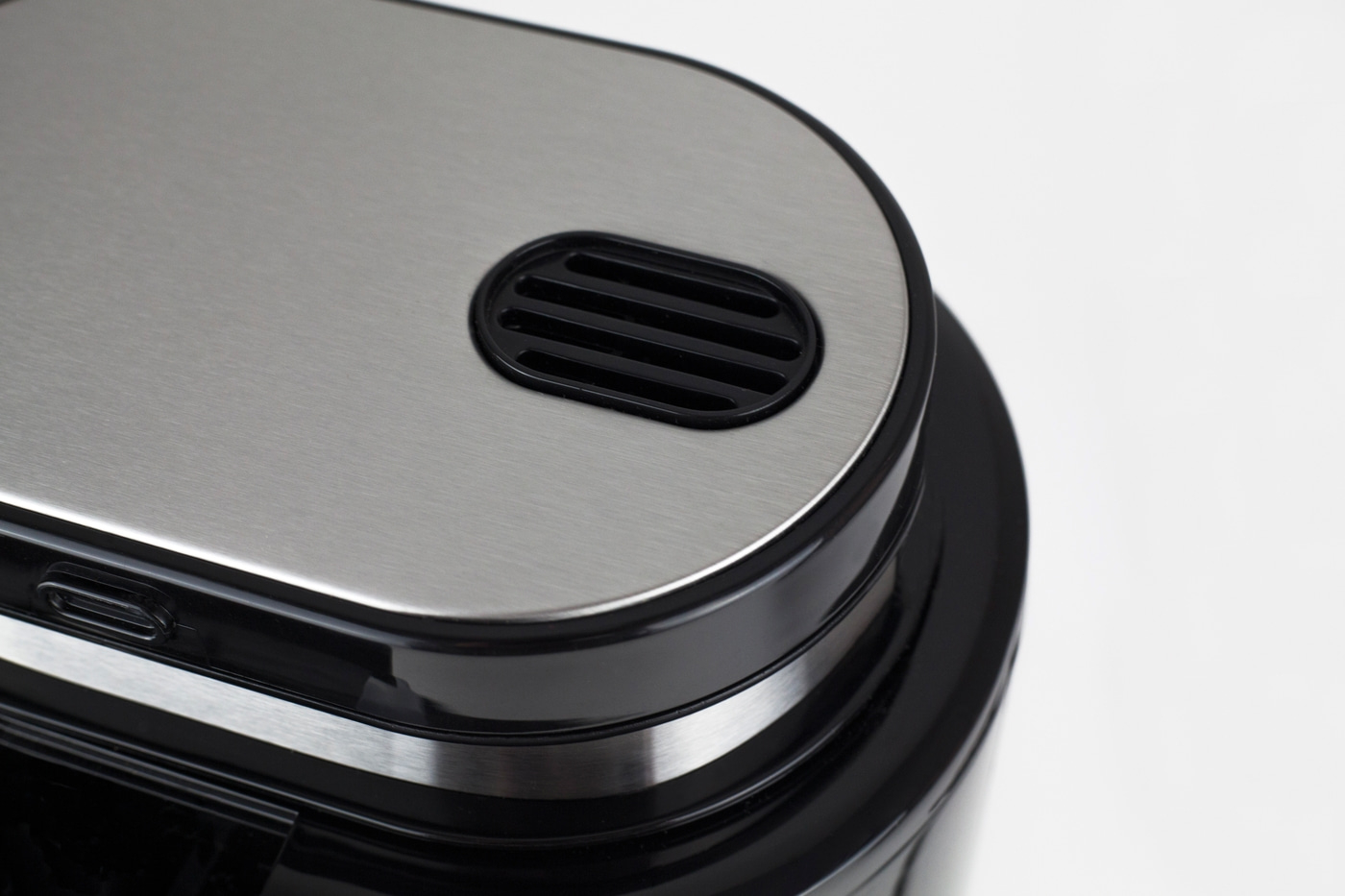 Caso | Design Compact Coffee Maker with Grinder | Pump pressure Not applicable bar | Manual | 600 W | Black/Stainless steel