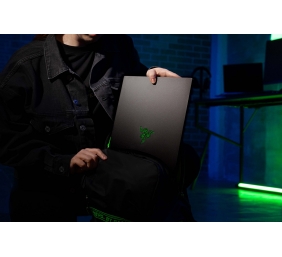 Razer | Blade 15 | Black | 15.6 " | QHD | 2560 x 1440 | Intel Core i7 | i7-13800H | 16 GB | DDR5-5200 | SSD 1000 GB | NVIDIA GeForce RTX 4070 | GDDR6 | 8 GB | Windows 11 Home | 802.11az | Keyboard language English | Keyboard backlit | Warranty 24 month(s)