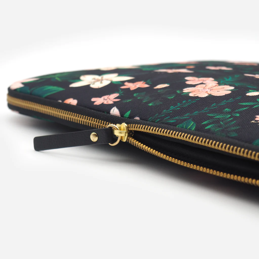 Casyx | SLVS-000021 | Casyx for MacBook | Fits up to size 13 ”/14 " | Sleeve | Glowing Forest | Waterproof