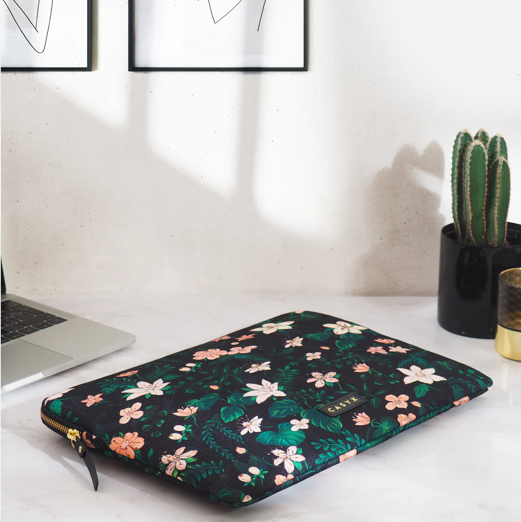 Casyx | SLVS-000021 | Casyx for MacBook | Fits up to size 13 ”/14 " | Sleeve | Glowing Forest | Waterproof