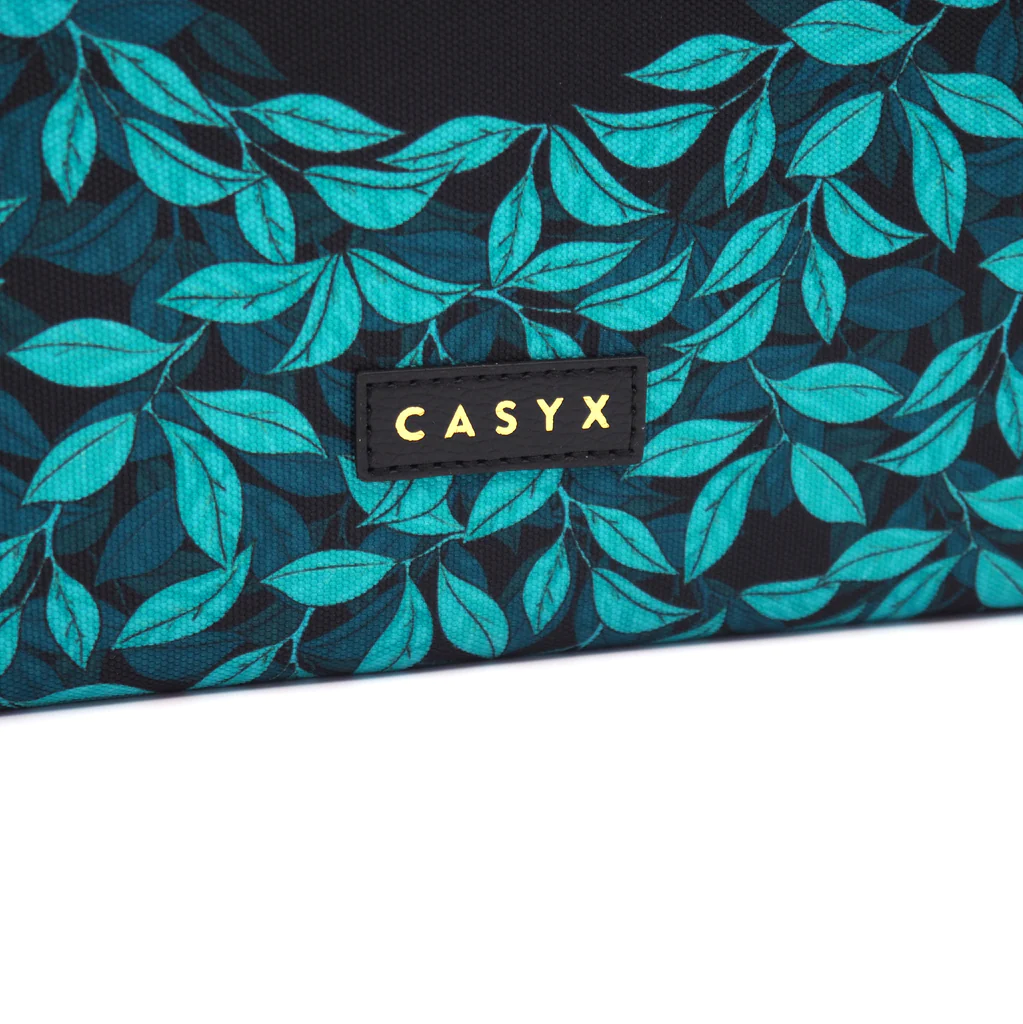 Casyx | SLVS-000001 | Casyx for MacBook | Fits up to size 13 ”/14 " | Sleeve | Spying Cat | Waterproof