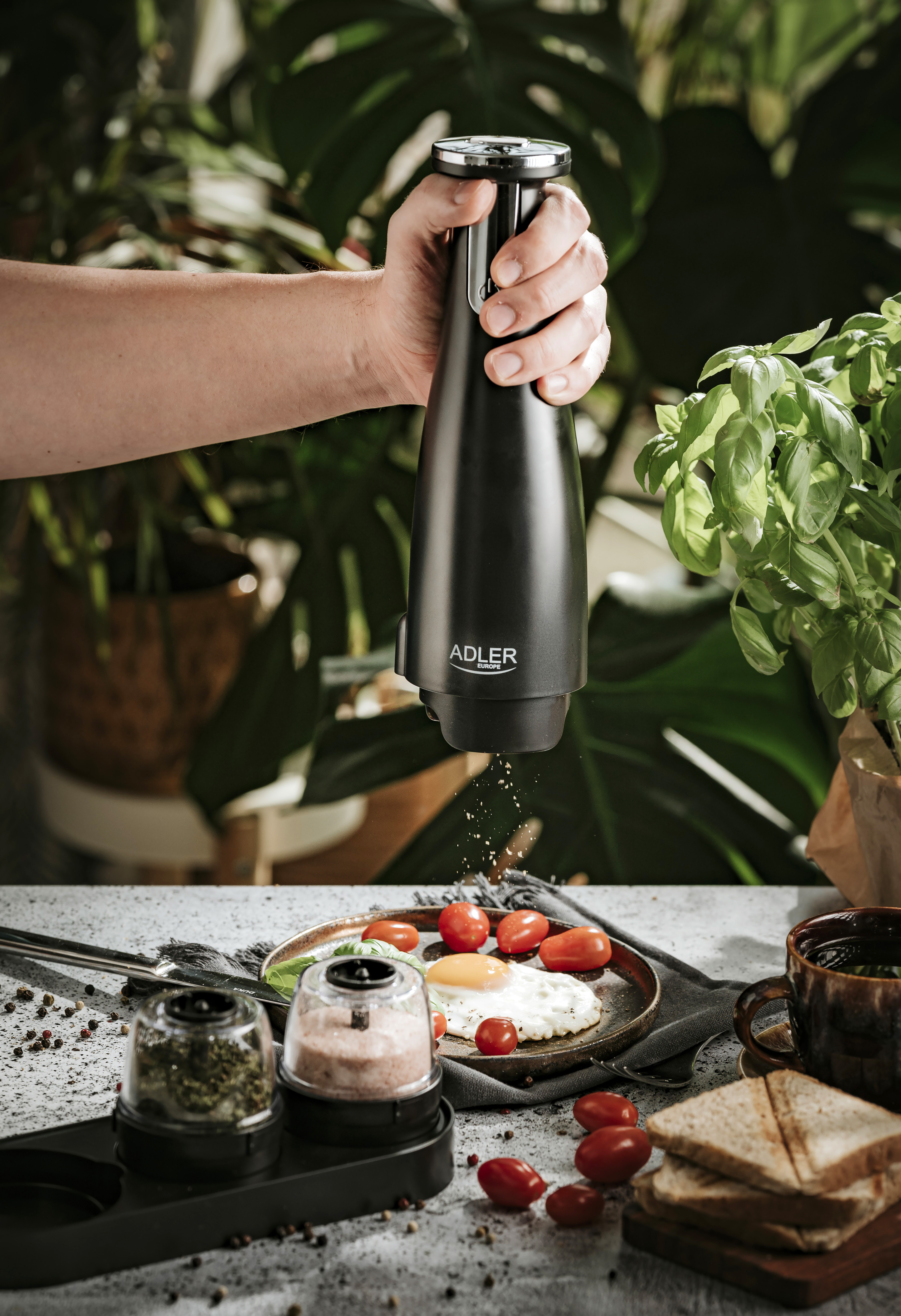 Adler | Electric Salt and pepper grinder | AD 4449b | Grinder | 7 W | Housing material ABS plastic | Lithium | Mills with ceramic querns; Charging light; Auto power off after: 3 minutes; Fully charged for 120 minutes of continuous use; Charging time: 2.5 