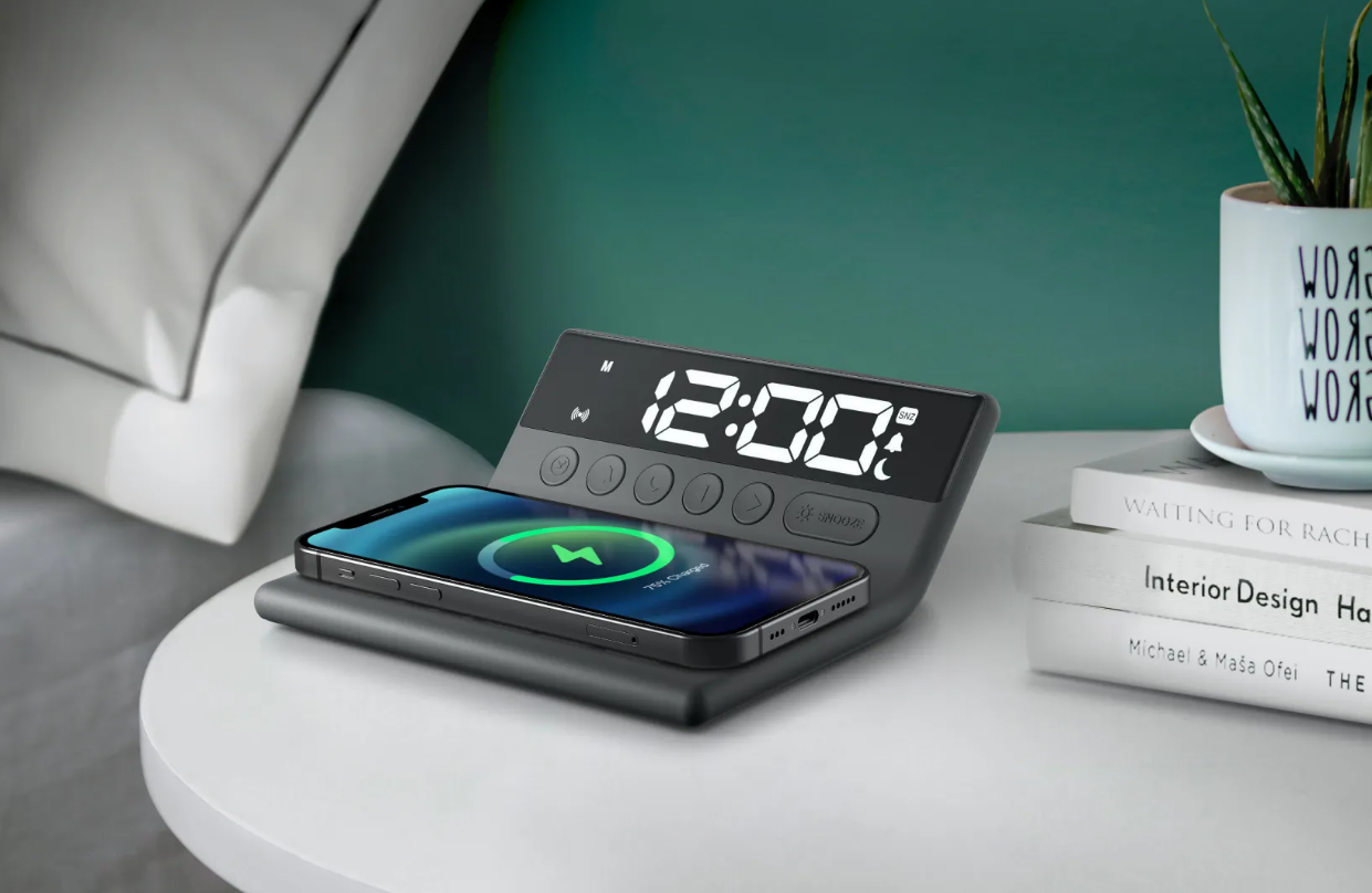 Muse | Radio with a wireless charger | M-168 WI | Black | Portable