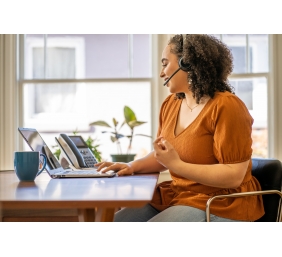 POLY Voyager 4320 Belaidės ausinės, USB-C +BT700 dongle, Juoda