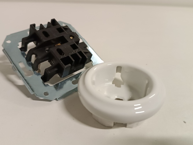 Ecost prekė po grąžinimo Fontini 31-212-17-2 - Socket 16 A Porcelain White