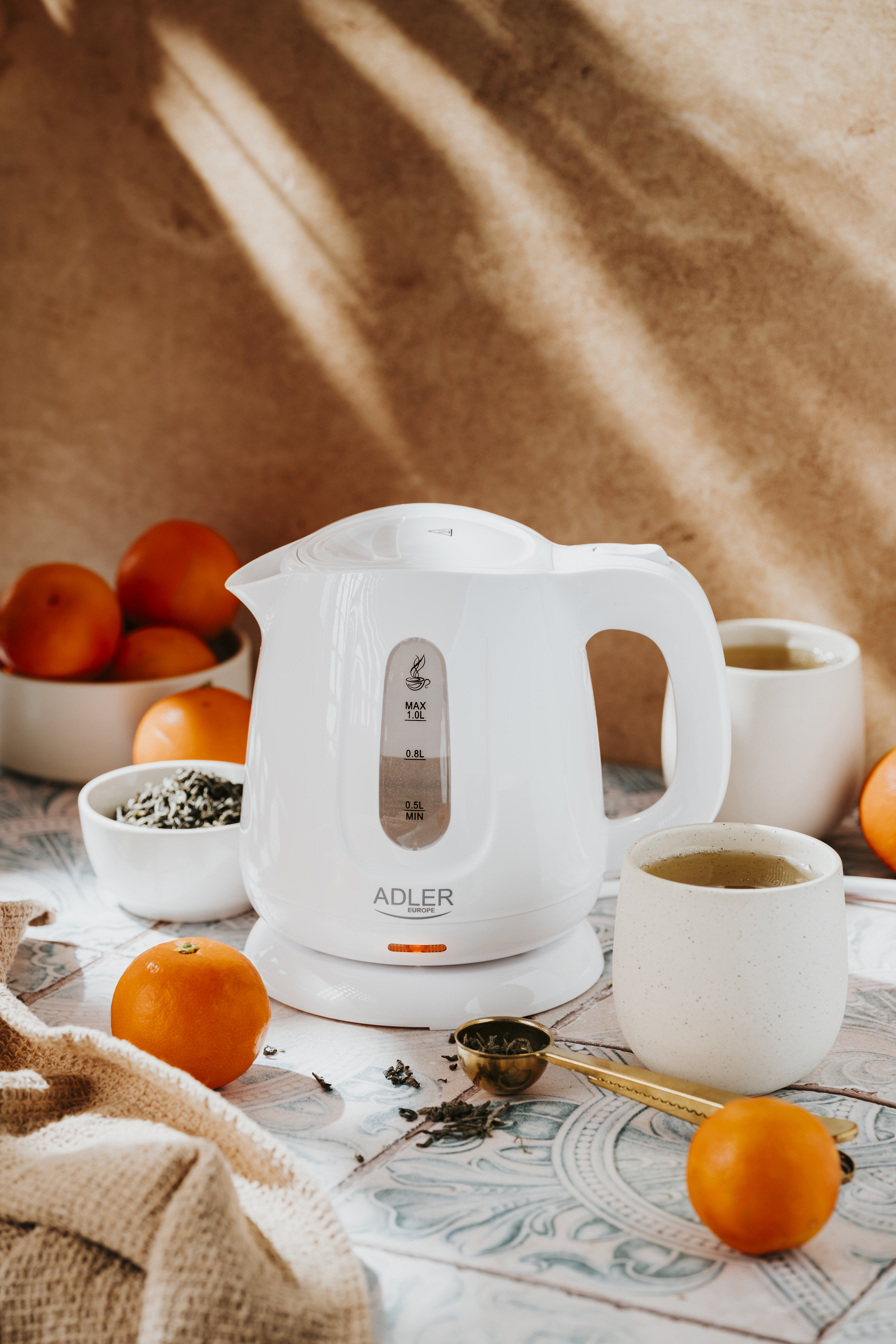 Adler Kettle | AD 1373 | Electric | 850 W | 1 L | Polypropylene | 360° rotational base | White