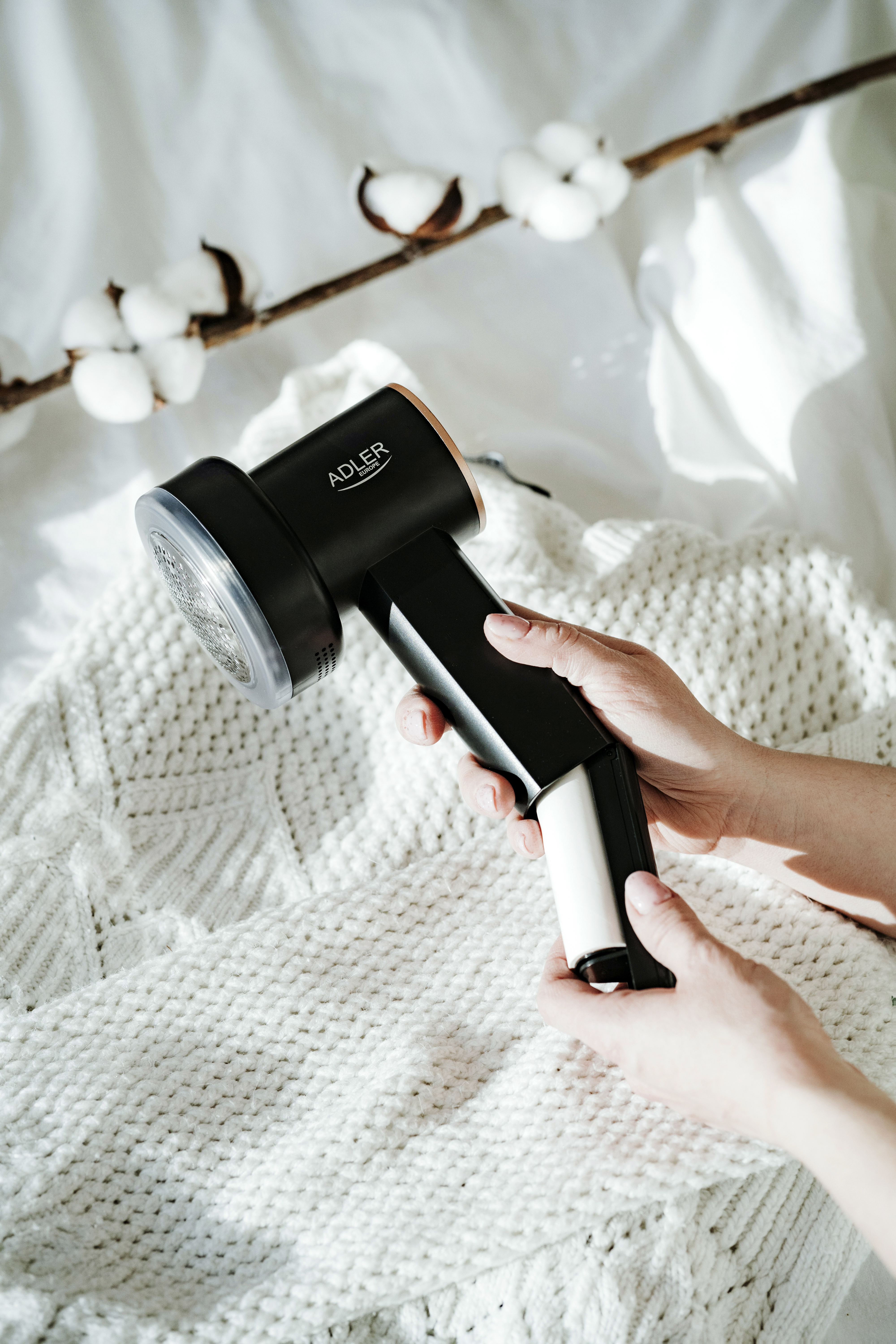 Adler | Lint remover | AD 9619 | Black/Gold | Rechargeable battery | 10 W