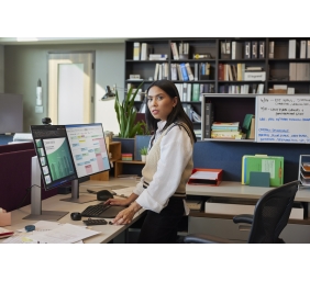 HP 724pn Series 7 Pro WUXGA Monitor - 24" 1920x1200 WUXGA 350-nit 100Hz AG, IPS, Displayport/HDMI, 5x USB 3.0, height adjustable/tilt/swivel/pivot, 3 years (replaces Z24n G3)