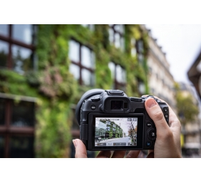 Canon | Megapixel 24.2 MP | Image stabilizer | ISO sensitivity (max) 102400 | Display diagonal 3 " | Wi-Fi | Video recording | Automatic, manual | CMOS