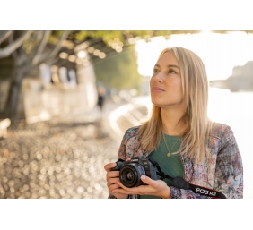 Canon | Megapixel 24.2 MP | Image stabilizer | ISO sensitivity (max) 102400 | Display diagonal 3 " | Wi-Fi | Video recording | Automatic, manual | CMOS