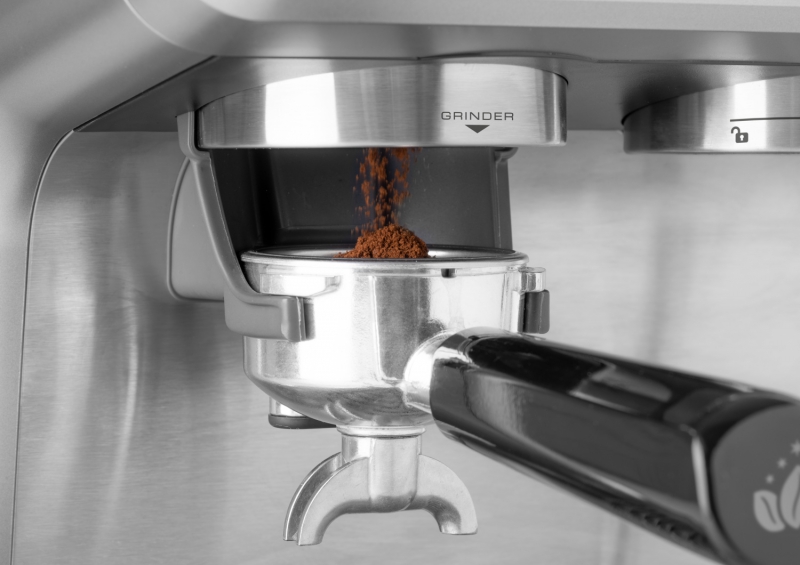ETA Espresso Coffee Maker | ETA718190000 BARICELO | Pump pressure 15 bar | Semi-automatic | 1550 W | Stainless Steel