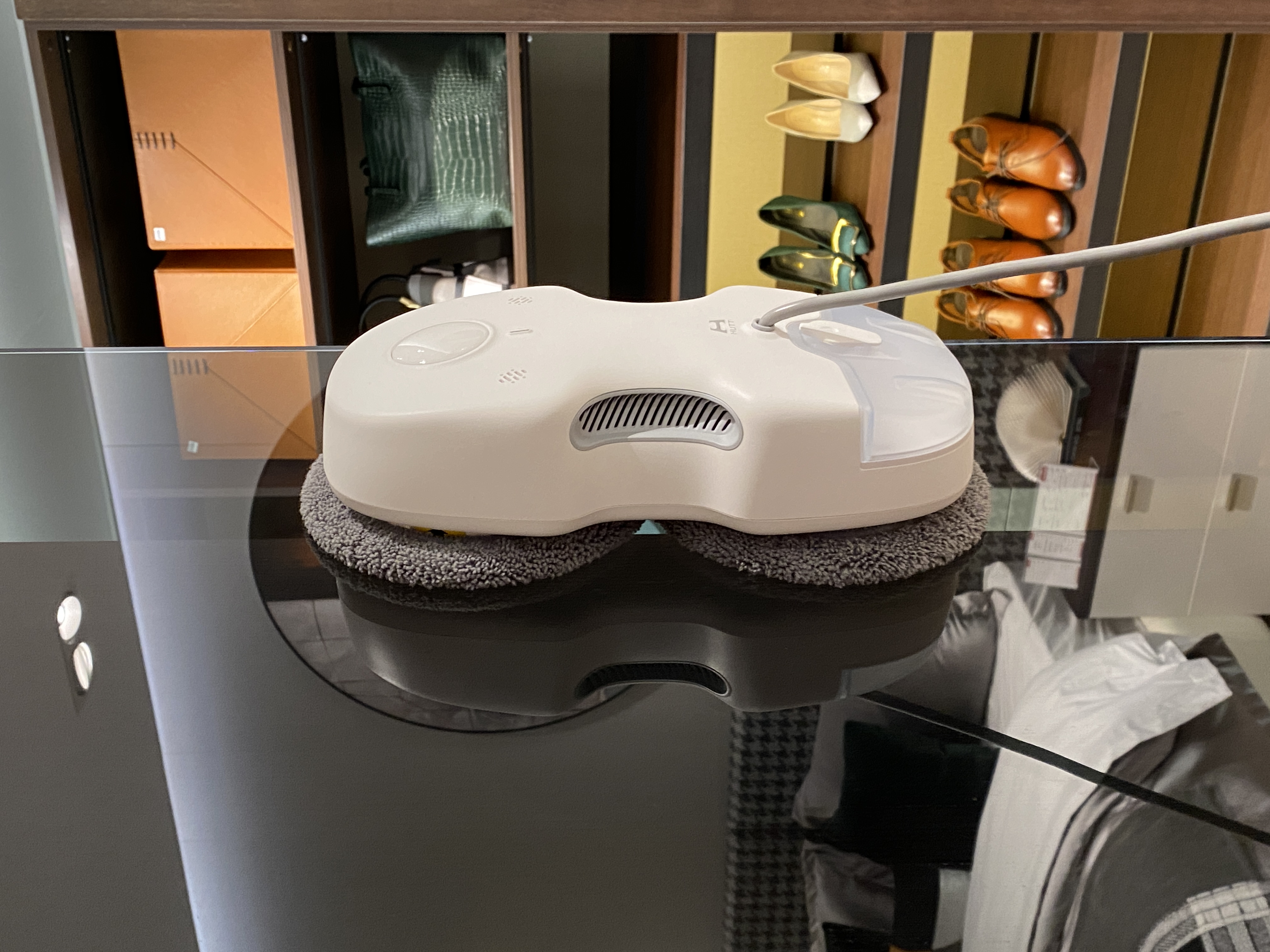 HUTT Windows Cleaning Robot | C65 | Corded | 3800 Pa | White