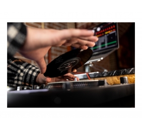 Hercules | DJControl Inpulse T7 | Speakers | USB connectivity