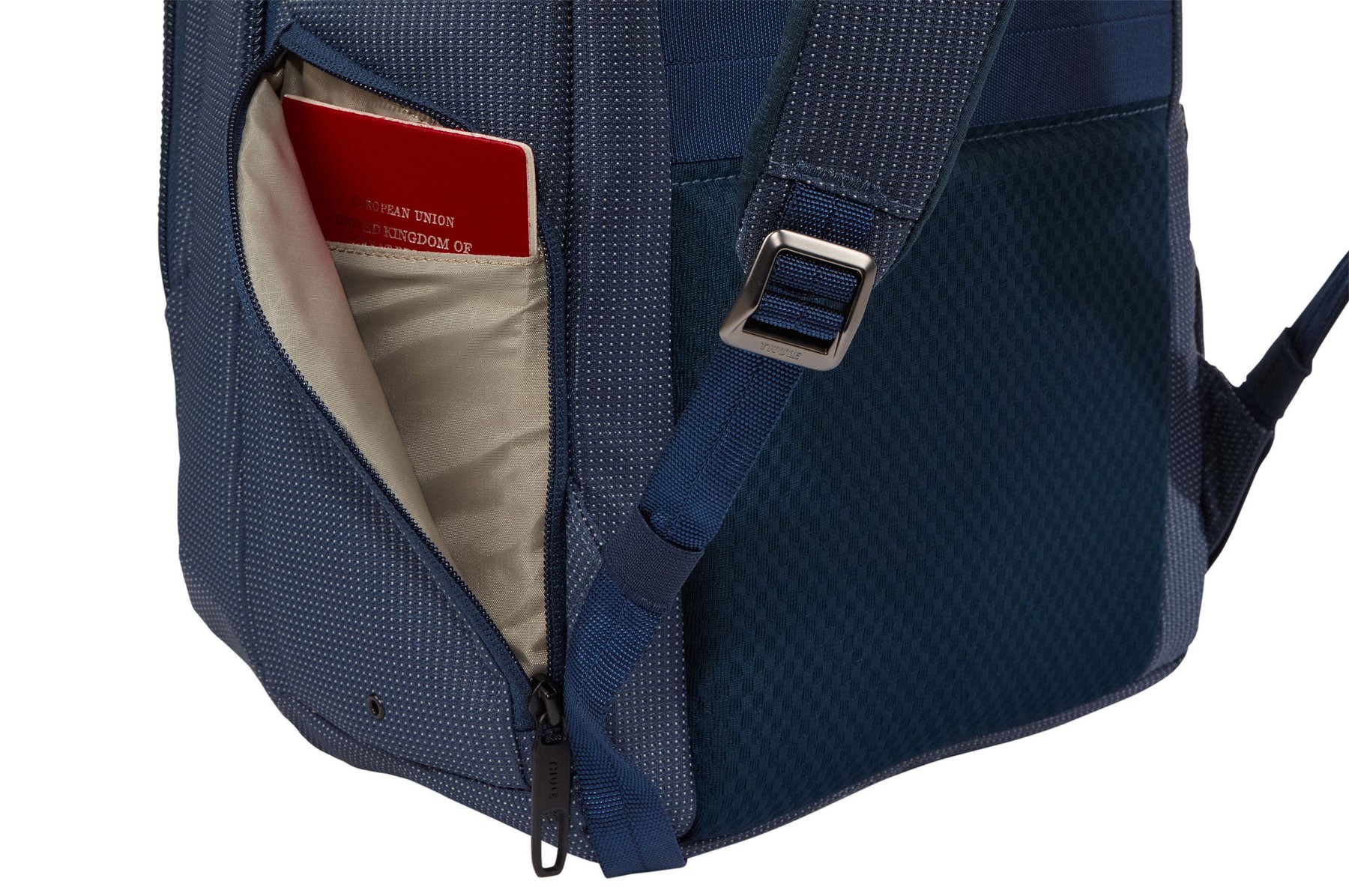 Thule | C2BP-114 | Crossover 2 20L | Fits up to size 14 " | Backpack | Dress Blue