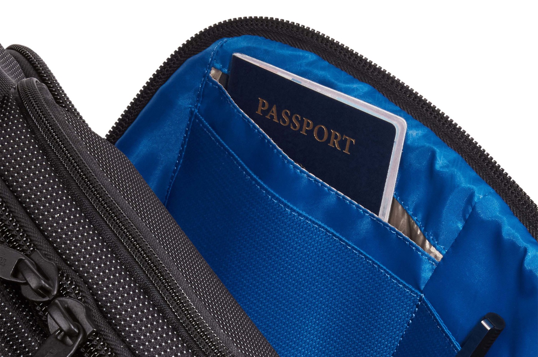 Thule | C2LB-116 | Crossover 2 | Fits up to size 15.6 " | Messenger - Briefcase | Black | Shoulder strap