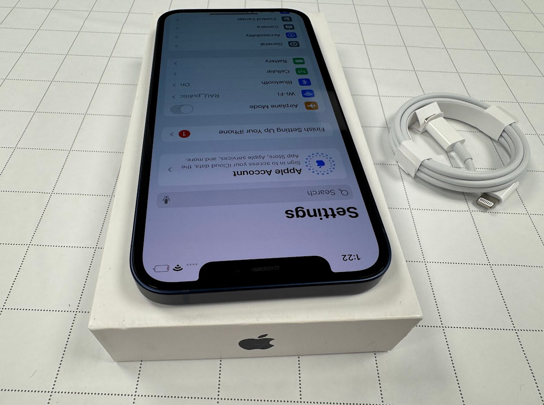 Apple REFURBISHED Grade A | iPhone 12 | Blue | 6.1 " | Super Retina XDR OLED | 2532 x 1170 pixels | Internal RAM 4 GB | 64 GB | Dual SIM | 4G | 5G | Main camera resolution 12+12 MP | Secondary camera resolution 12 MP | iOS | 18 | 2815 mAh