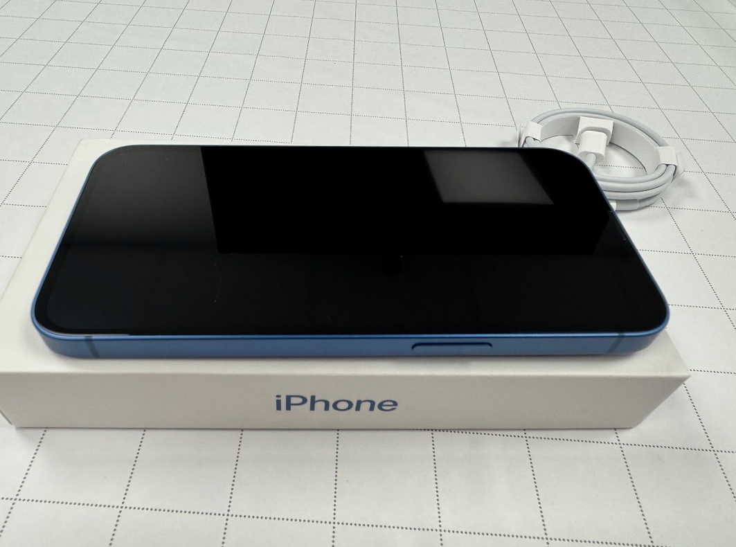 Apple | REFURBISHED Grade C | iPhone 13 | Blue | 6.1 " | Super Retina XDR OLED | 2532 x 1170 pixels | 4 GB | 128 GB | Dual SIM | 4G | 5G | 12+12 MP | iOS | 18