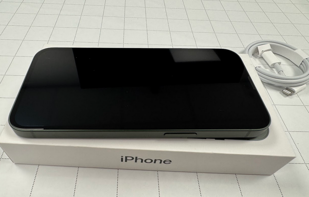 Apple REFURBISHED Grade C | iPhone 13 | Green | 6.1 " | Super Retina XDR OLED | 2532 x 1170 pixels | Internal RAM 4 GB | 128 GB | Dual SIM | 4G | 5G | Main camera resolution 12+12 MP | Secondary camera resolution 12 MP | iOS | 18 | 3240 mAh