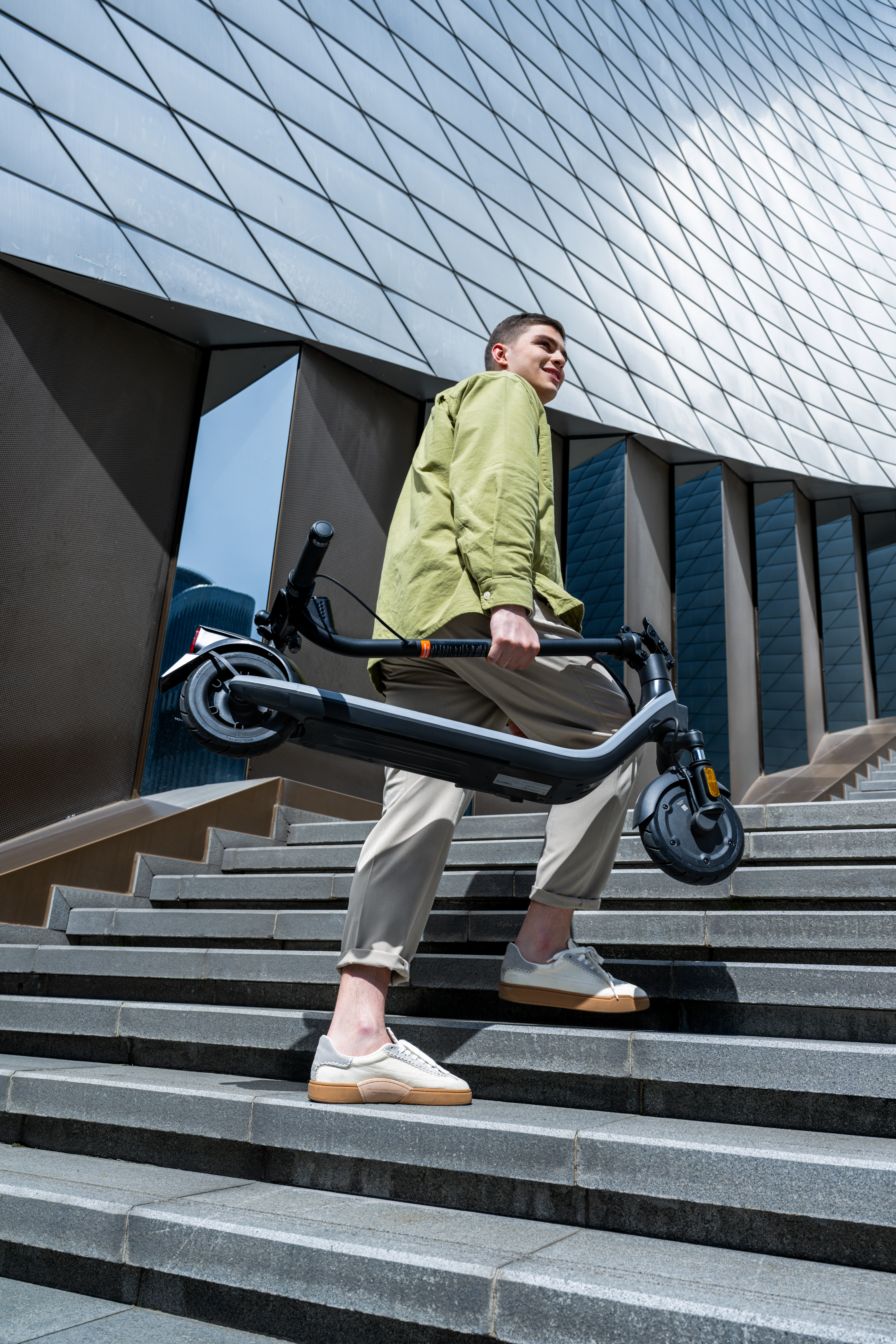 Segway | E2 E II | eKickScooter | 450 W | Up to 20 km/h | 8.1 " | Black and Gray