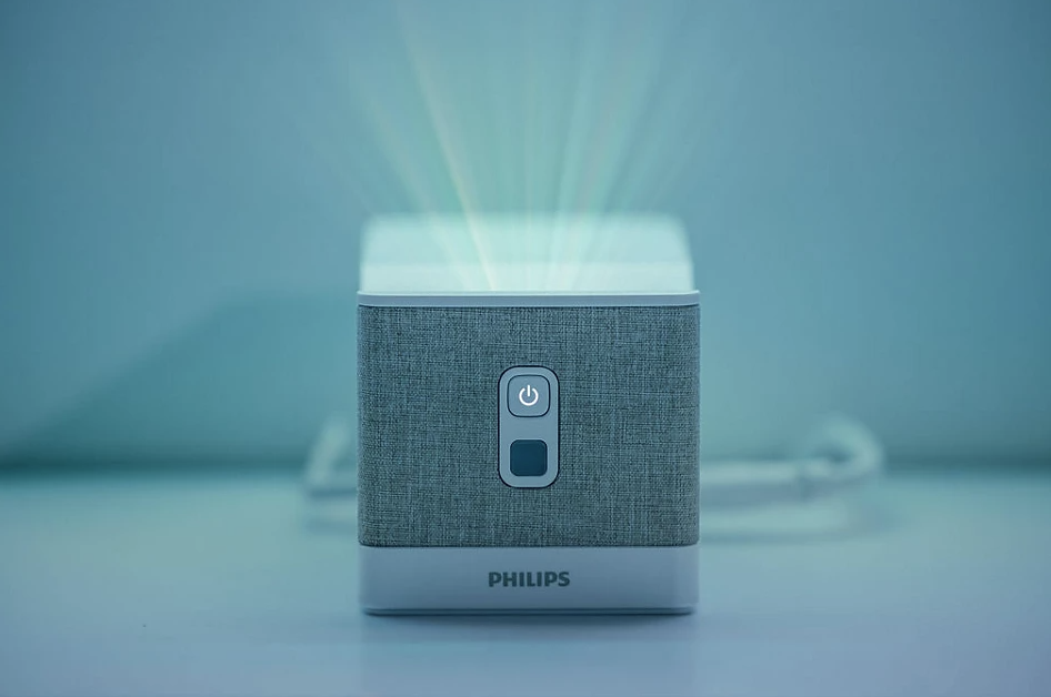 Philips | Screeneo UL5 Smart | Full HD (1920x1080) | 550 ANSI lumens | 1800:1 | White | 4:3, 16:9 | 1800:1 | Triple Laser Ultra Short Throw Projector | Wi-Fi