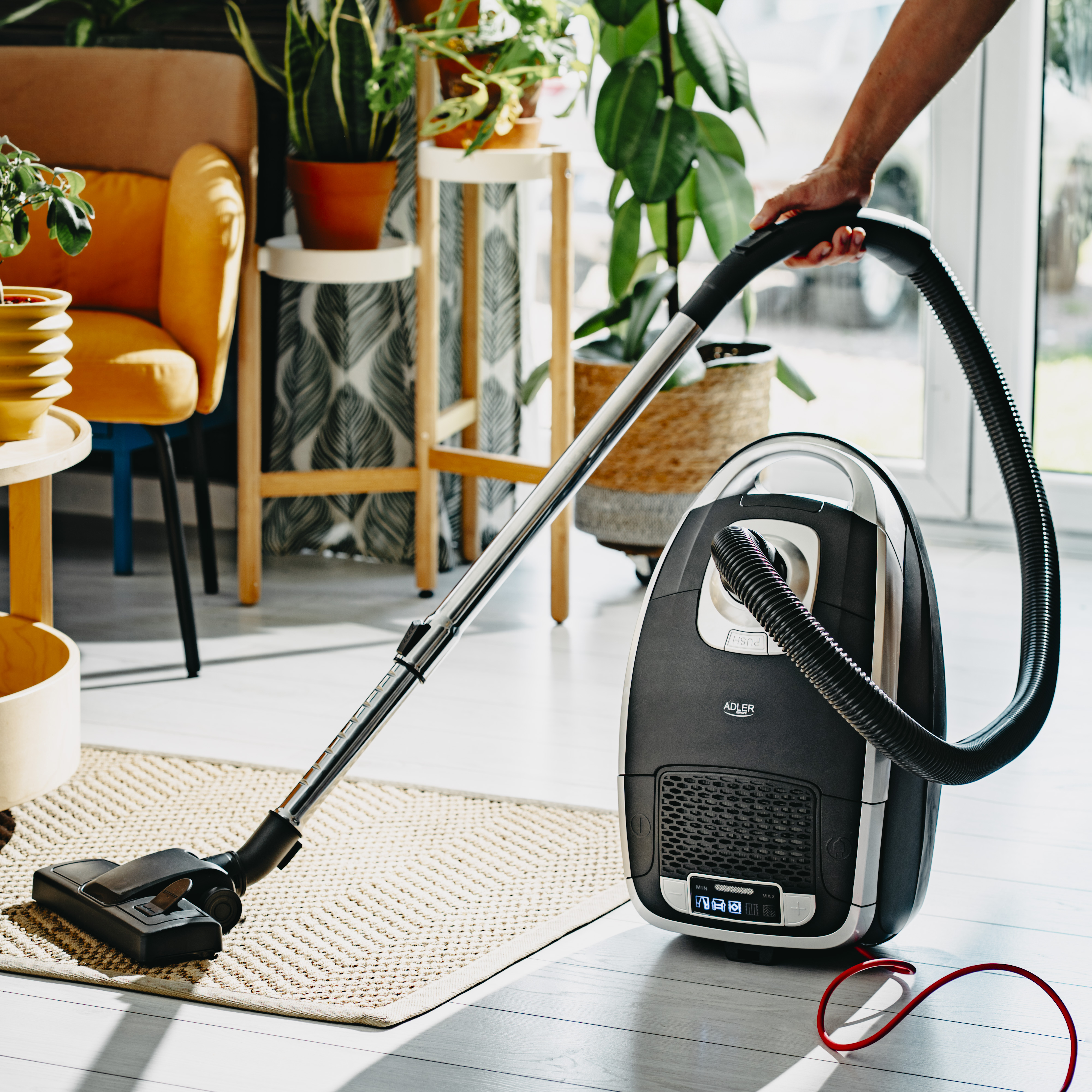 Adler Vacuum Cleaner | AD 7069 | Bagged | Power 3200 W | Dust capacity 3.5 L | Black