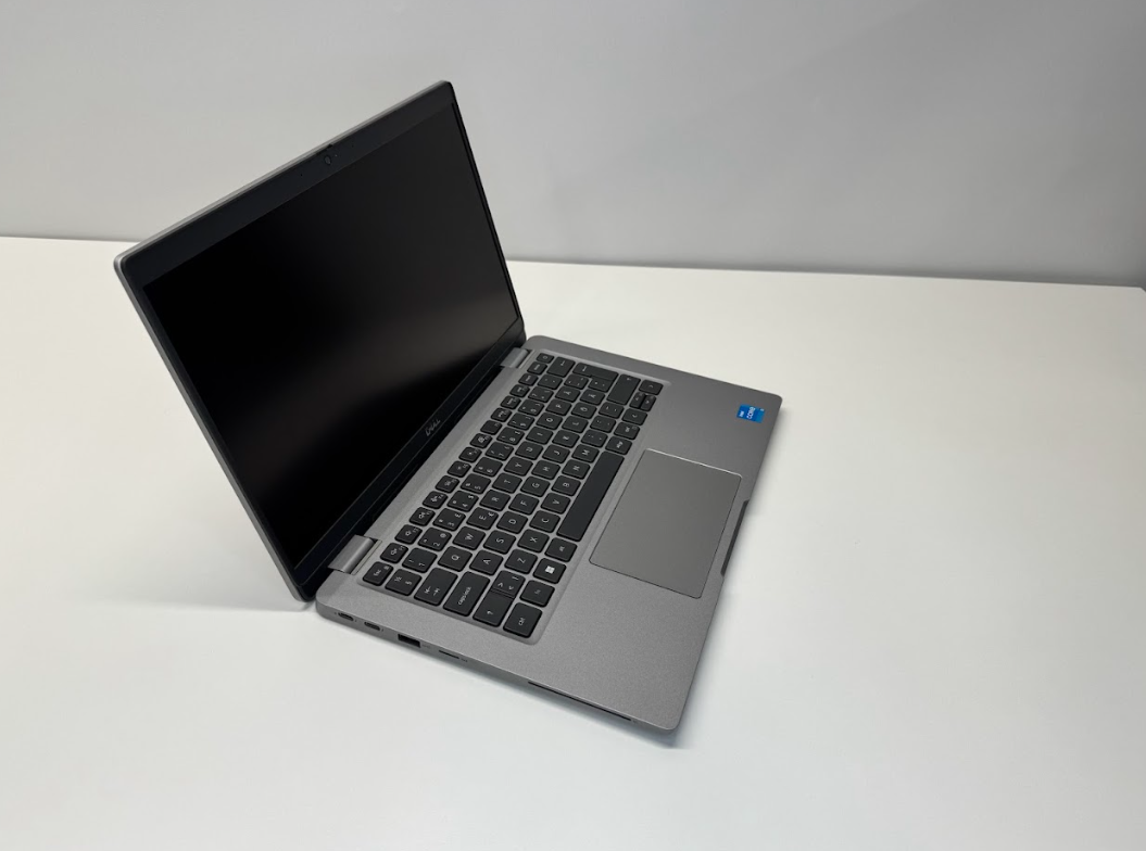 DELL Renew | REFURBISHED Grade B Dell Latitude 5330 | 13.3 " | FHD | Intel Core i3 | i3-1215U | 16 GB | Solid-state drive capacity 256 GB | Intel UHD Graphics | Windows 11 Pro | Keyboard language Swedish | Keyboard backlit | Warranty 12 month(s)