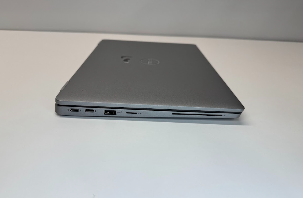 DELL Renew | REFURBISHED Grade B Dell Latitude 5330 | 13.3 " | FHD | Intel Core i3 | i3-1215U | 16 GB | Solid-state drive capacity 256 GB | Intel UHD Graphics | Windows 11 Pro | Keyboard language Swedish | Keyboard backlit | Warranty 12 month(s)