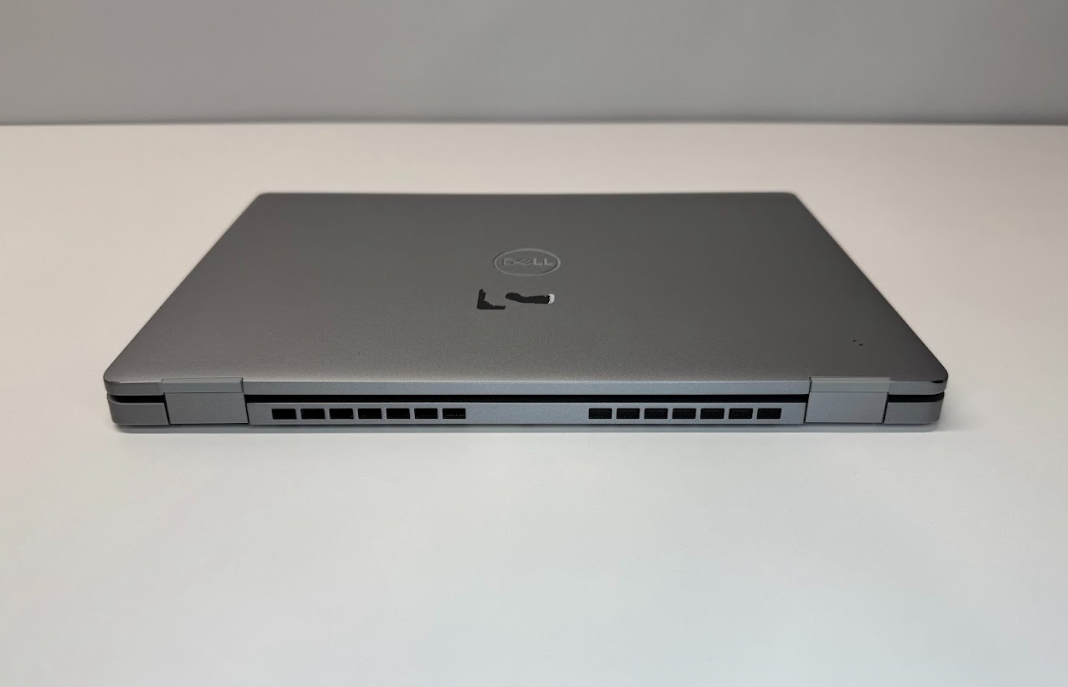 DELL Renew | REFURBISHED Grade B Dell Latitude 5330 | 13.3 " | FHD | Intel Core i3 | i3-1215U | 16 GB | Solid-state drive capacity 256 GB | Intel UHD Graphics | Windows 11 Pro | Keyboard language Swedish | Keyboard backlit | Warranty 12 month(s)