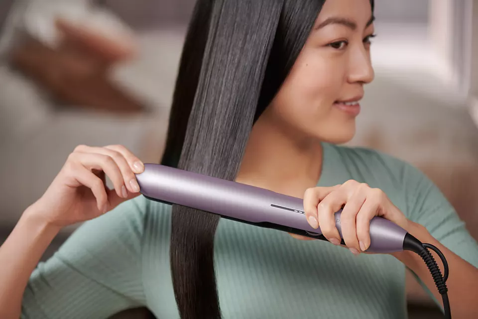 Philips | Hair Straitghtener | BHS530/00 | Warranty 24 month(s) | Ceramic heating system | Ionic function | Display LED | Temperature (max) 230 °C | Number of heating levels 12 | Metallic Pink