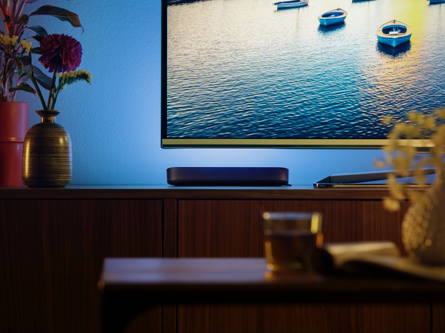 Philips Hue Play WCA Lightbar Base, Black|42 W|2000-6500 Hue White Colour Ambiance