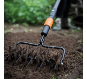 Fiskars QuikFit Spiker 1000689 Aeratorius (Be koto)
