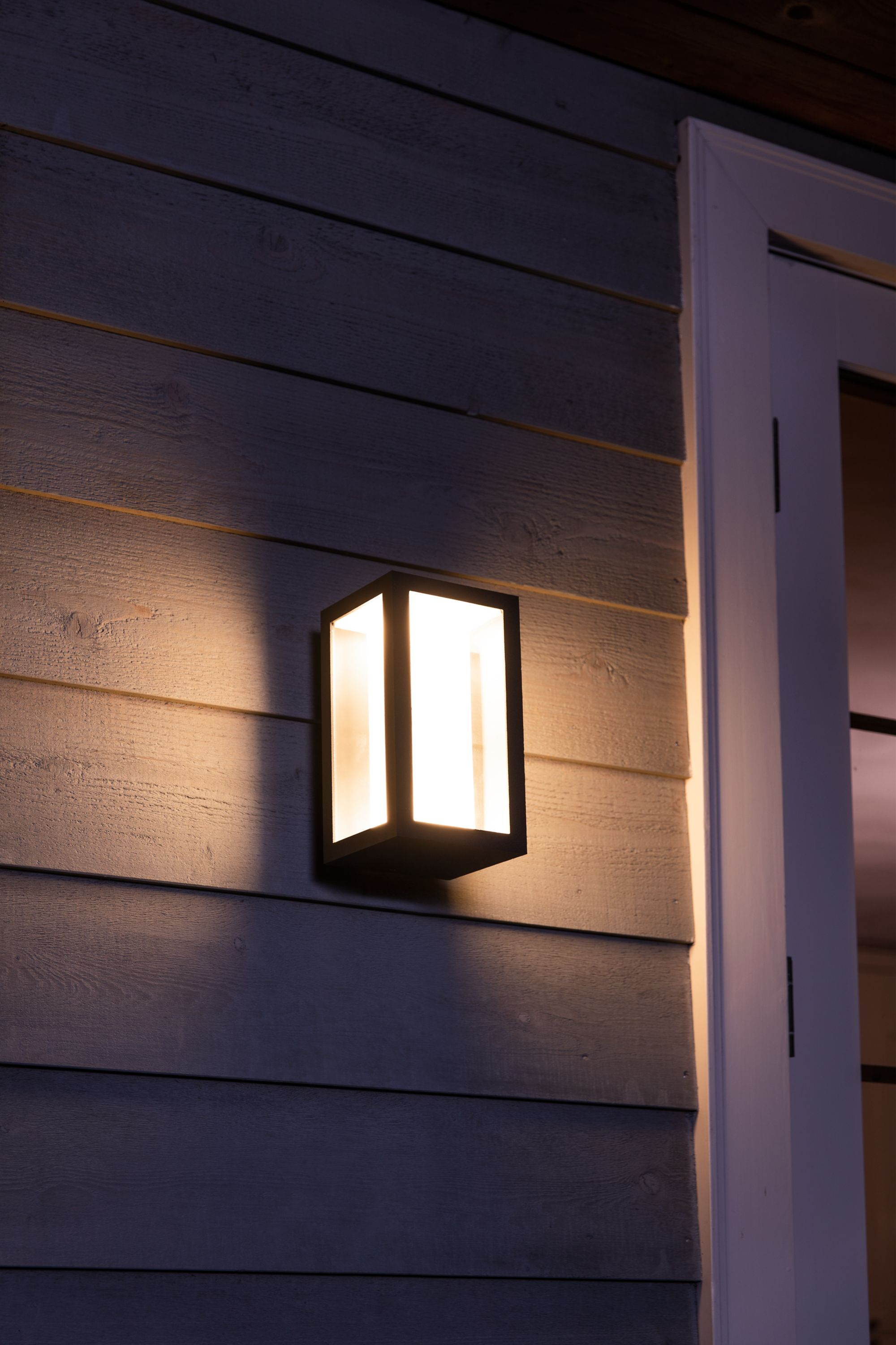 Philips Hue WCA Impress Outdoor Wall Lantern | 8 W | 2000-6500 Hue White Colour Ambiance