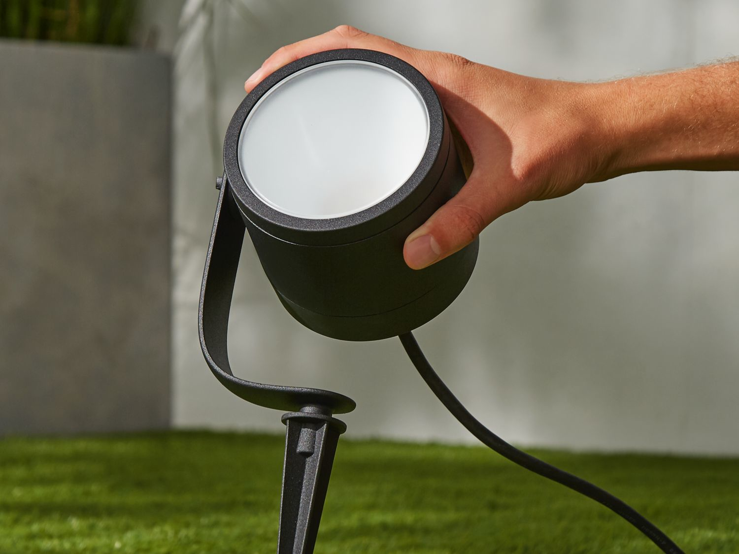 Philips Hue WCA Lily XL Outdoor Spot Light 24V | 15 W | 2000-6500 Hue White Colour Ambiance