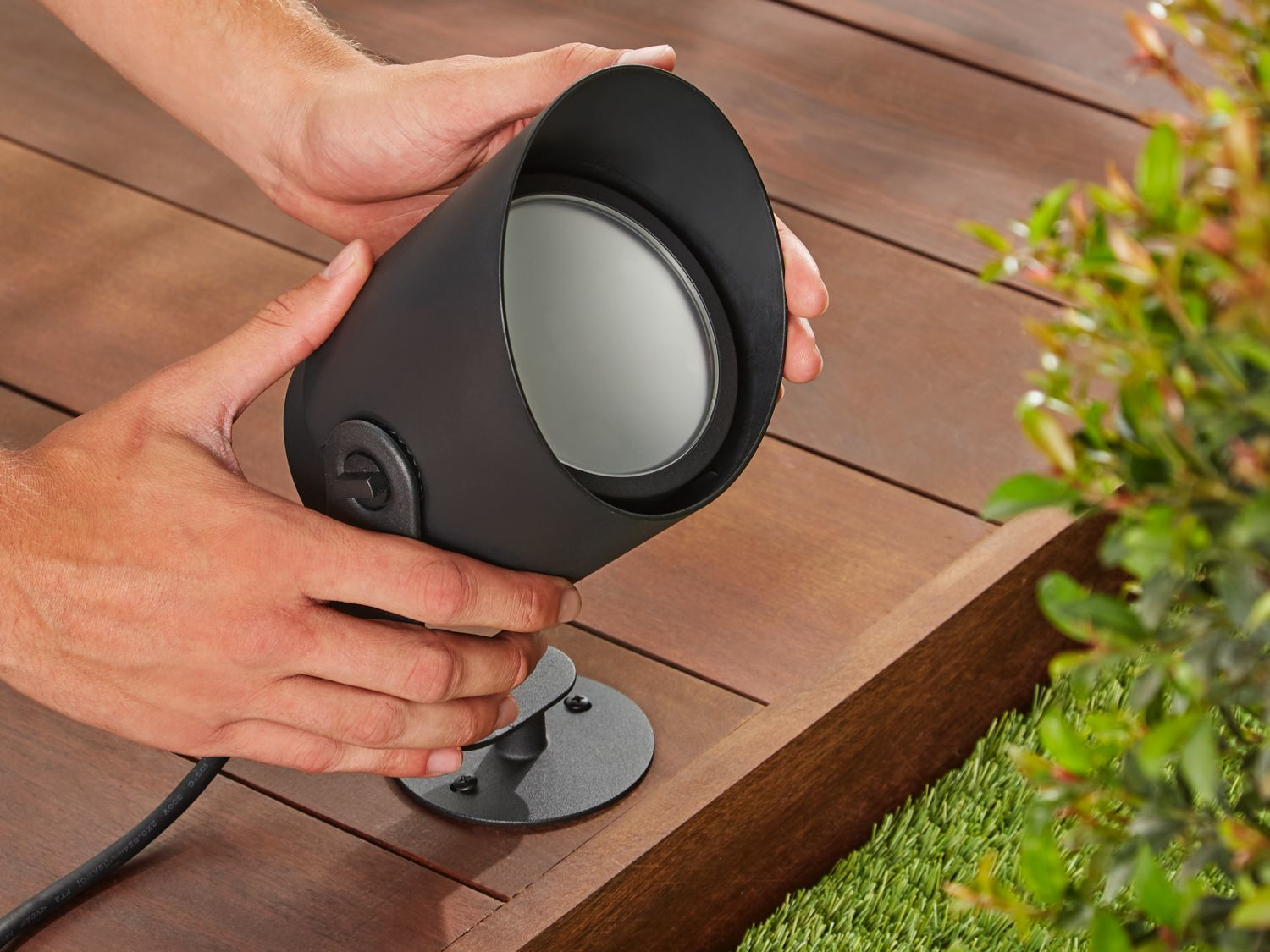 Philips Hue WCA Lily XL Outdoor Spot Light 24V | 15 W | 2000-6500 Hue White Colour Ambiance
