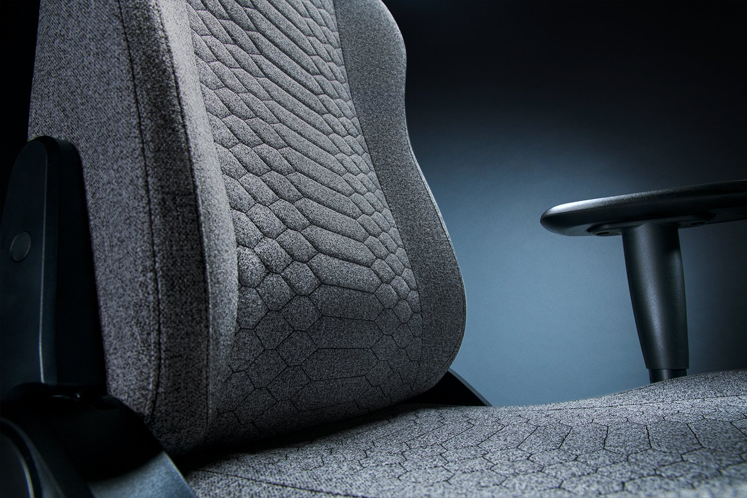 Razer Multi Layered Fabric/Steel | Gaming Chair | Iskur V2 X | Light Grey