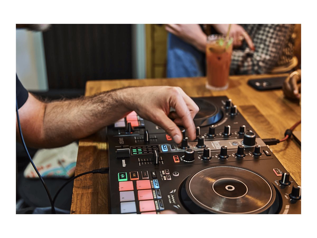 Hercules | DJ controller | DJ Essentials Kit | Speakers | USB connectivity
