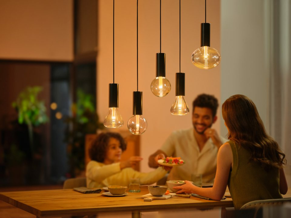 Philips Hue WCA Lightguide Triangle | E27 | 6.8 W | White and colour light