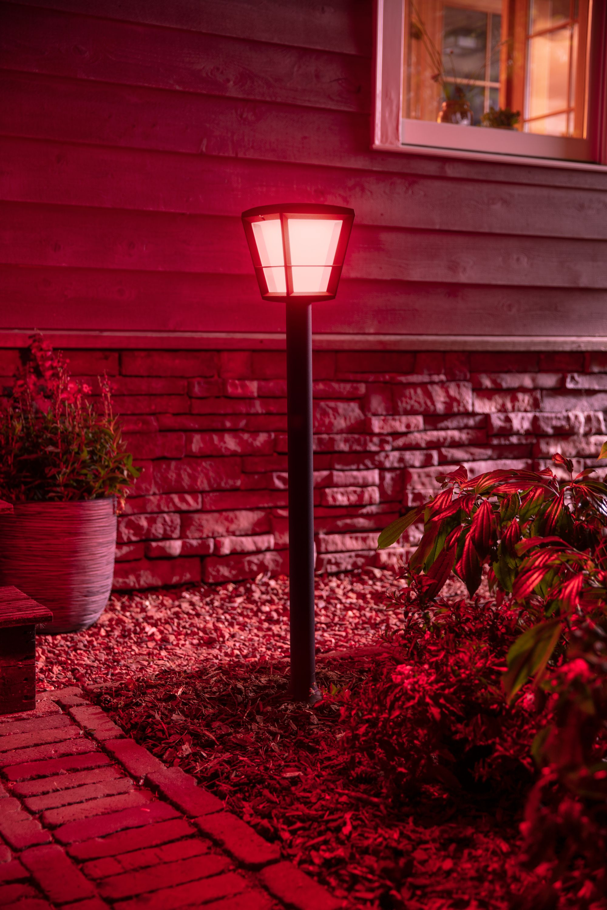 Philips Hue WCA Econic Outdoor Post Lantern | 15 W | 2000-6500 Hue White Color Ambiance