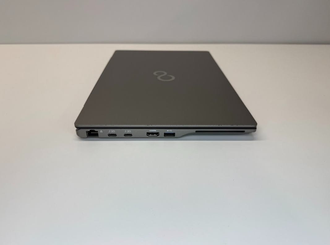 Fujitsu Siemens | RENEW | Grade B | LIFEBOOK U7411 | 13.9 " | FHD | i5-1135G7 | 8 GB | SSD | 256 GB | Intel Iris Xe Graphics | Windows 11 Pro | Keyboard language Nordic/Estonian | 12 month(s)