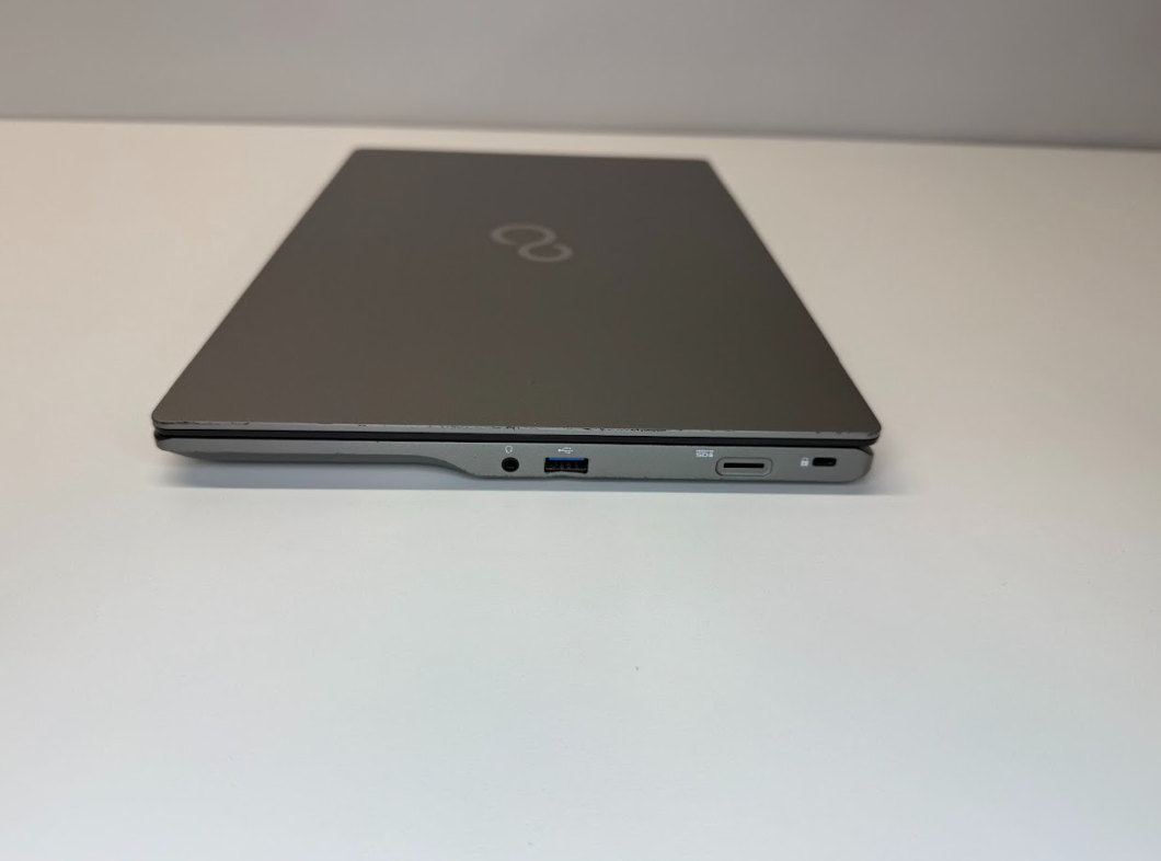 Fujitsu Siemens | RENEW | Grade B | LIFEBOOK U7411 | 13.9 " | FHD | i5-1135G7 | 8 GB | SSD | 256 GB | Intel Iris Xe Graphics | Windows 11 Pro | Keyboard language Nordic/Estonian | 12 month(s)