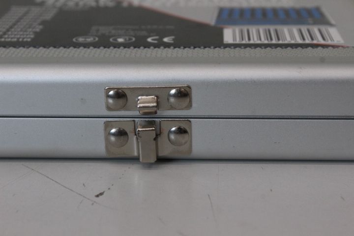 SALE OUT. TURNING KNIVES IN A CASE 10x10mm / 11 pcs. SUITCASE /SILVER | Geko BROKEN LOCK, SCRATCHED PAINT