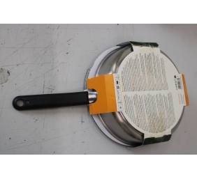 SALE OUT. PAN SAUTE FF 26CM CER COAT W LID 1072314 | Fiskars CHIPPED ENAMEL, SCRATCHED