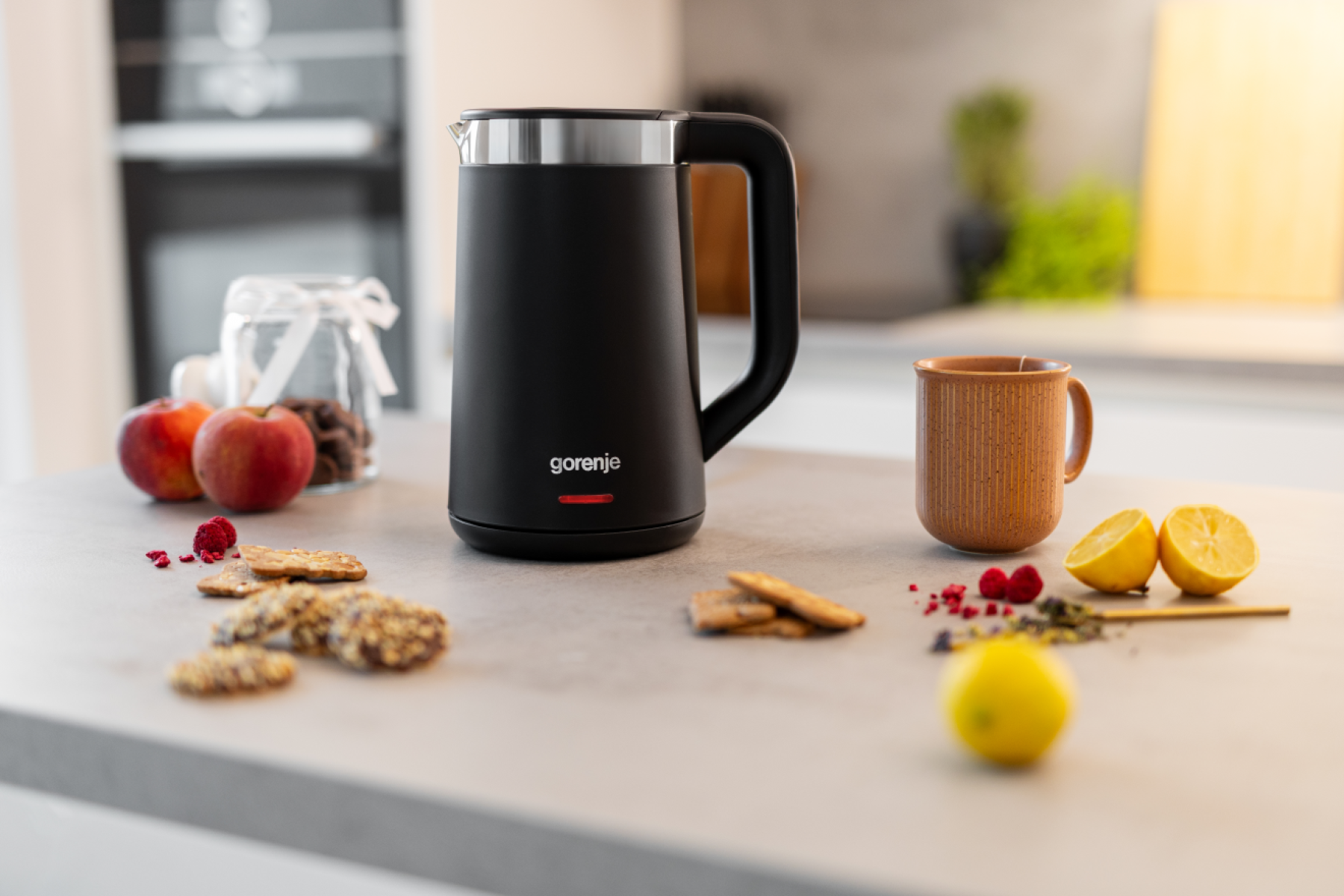 Gorenje Kettle | K17TRDW | Electric | 2200 W | 1.7 L | Plastic/Metal | 360° rotational base | Black