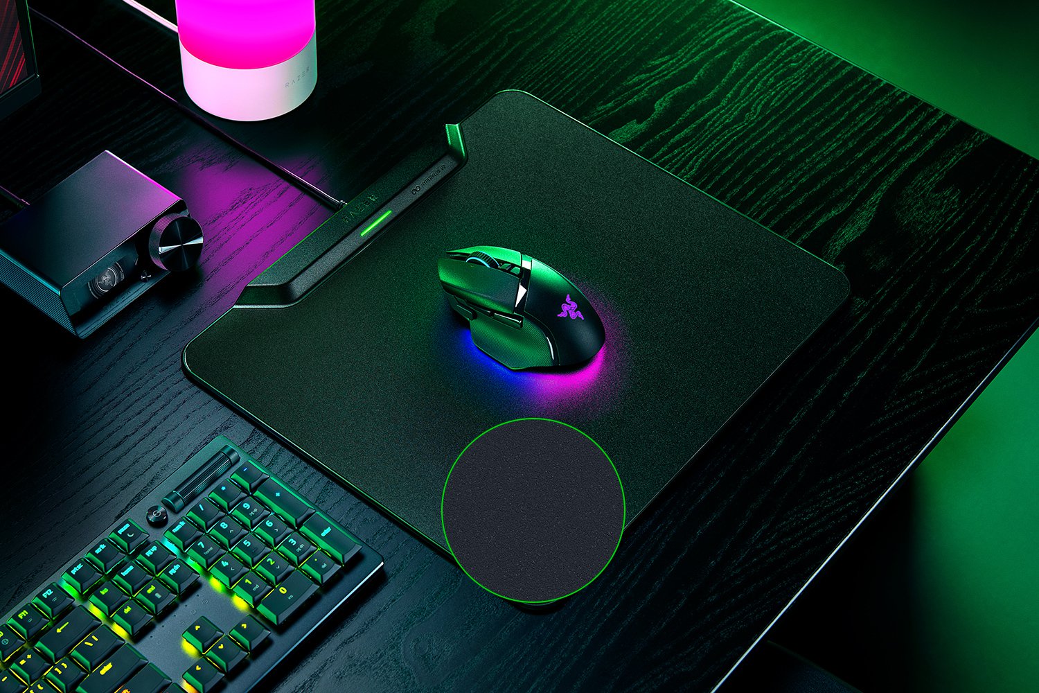 Razer | Wireless Charging Gaming Mouse Mat and Puck, Hard Edition | HyperFlux V2 Wireless Charging System | Gaming Mouse Mat | 360 x 311 mm | Black