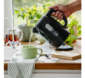 Adler Kettle | AD 1380b | Electric | 2200 W | 1 L | Polypropylene | 360° rotational base | Black